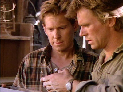 Angus MacGyver Trucs et Astuces - 1x08 Situation Explosive - Bil et Mac